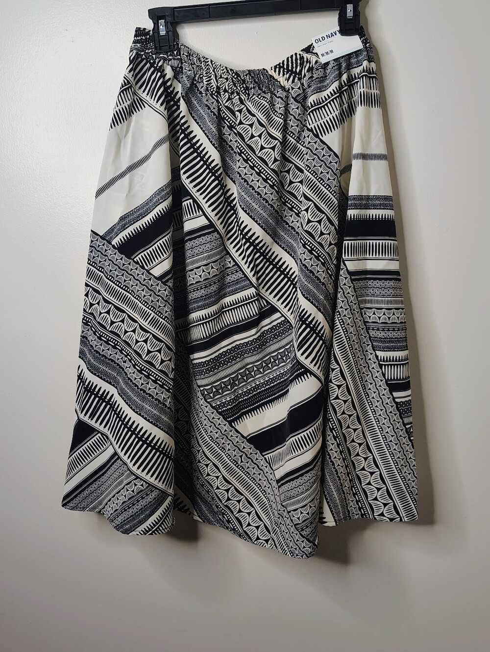 Old Navy Black White Geometric Print Asymmetrical Handkerchief Hem Midi Skirt Me - Picture 5 of 6